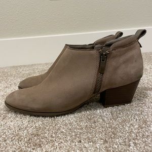 Tan shoes from Franco sarto